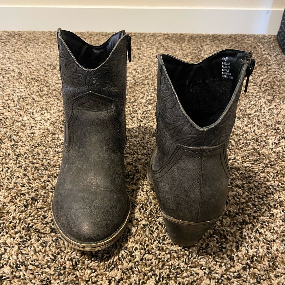 Grey cowboy ankle bootie
